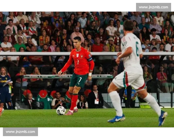 C 罗弧顶重炮轰死角 世预赛双响助葡萄牙大捷 C 罗弧顶重炮轰死角 世预赛双响助葡萄牙大捷